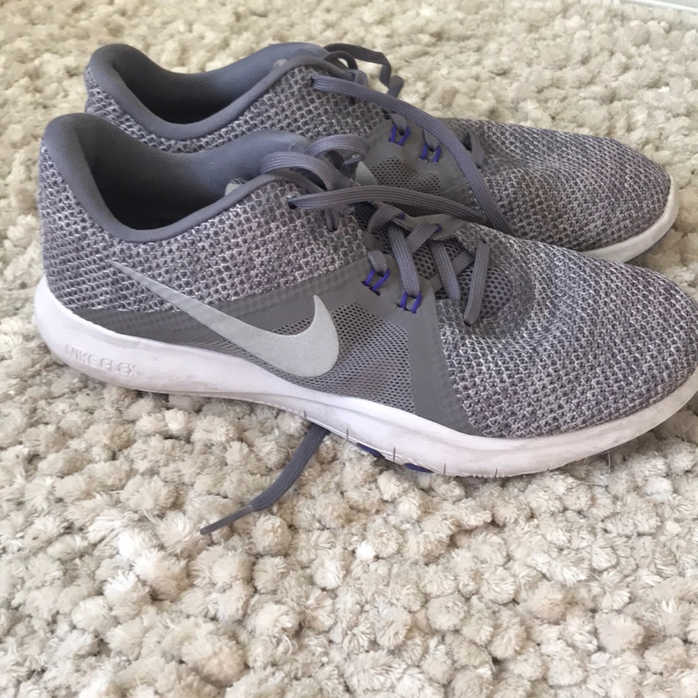 NWOT NIKE RUNNING SHOES👟